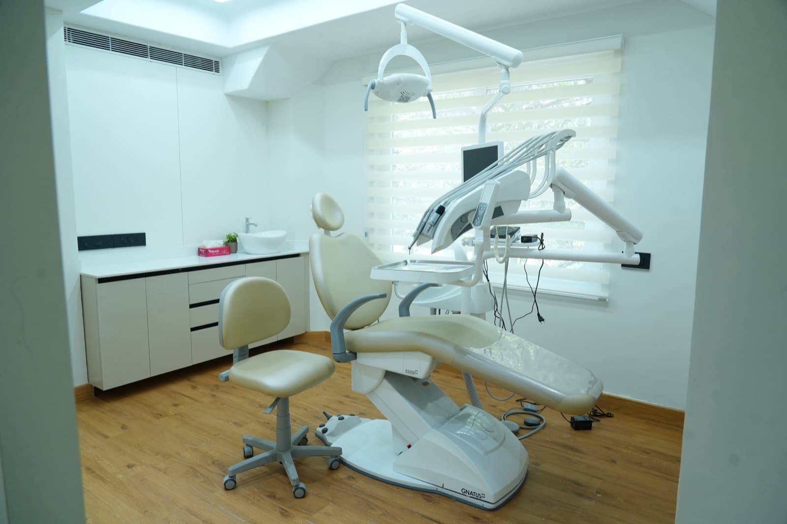 Modern treatment room at Ethicura Dental, Koramangala